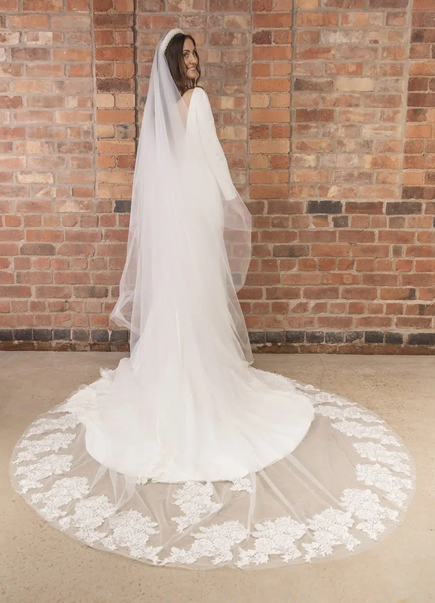 Brand authentic New Wedding Veil